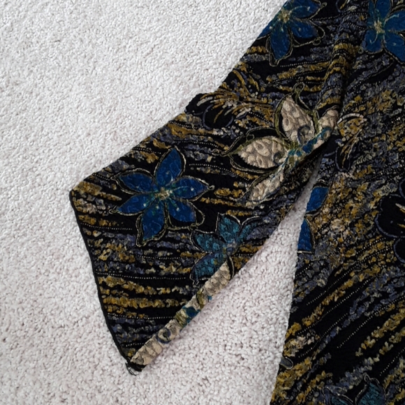 Top - Picture 3 of 4